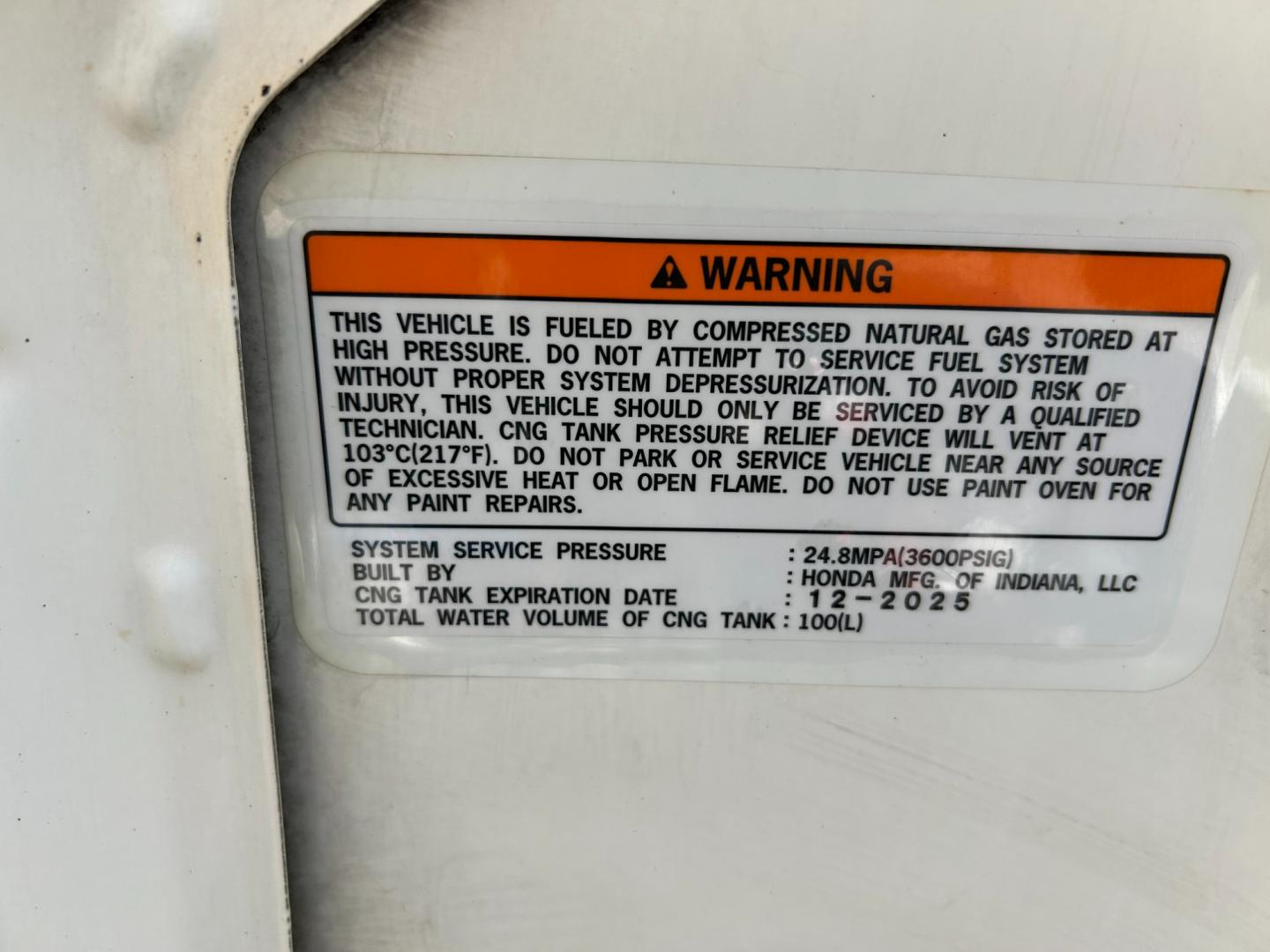 2011 White /Gray Honda Civic GX 5-Speed AT (19XFA4F54BE) with an 1.8L L4 SOHC 16V CNG engine, 5-Speed Automatic transmission, located at 17760 Hwy 62, Morris, OK, 74445, (918) 733-4887, 35.609104, -95.877060 - Photo#20